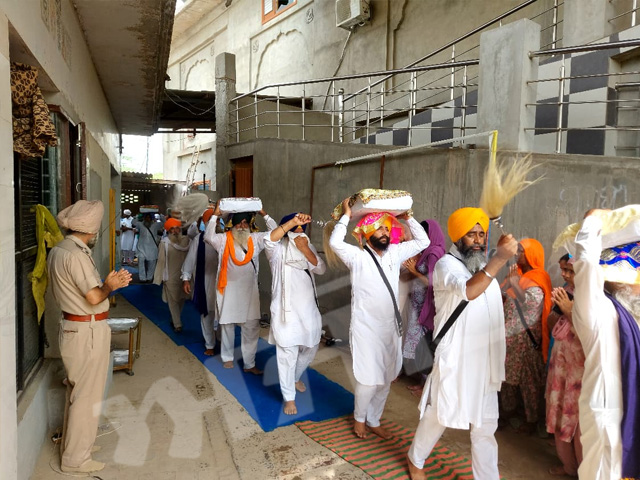 ਗੁਰਦੁਆਰਾ ਸਾਹਿਬ ’ਚ ਅੱਗ ਲੱਗਣ ਨਾਲ ਨੁਕਸਾਨੇ ਗਏ ਸ੍ਰੀ ਗੁਰੂ ਗ੍ਰੰਥ ਸਾਹਿਬ ਜੀ ਦੇ 9 ਪਾਵਨ ਸਰੂਪ ਗੋਇੰਦਵਾਲ ਸਾਹਿਬ ਲਈ ਰਵਾਨਾ ਕੀਤੇ
