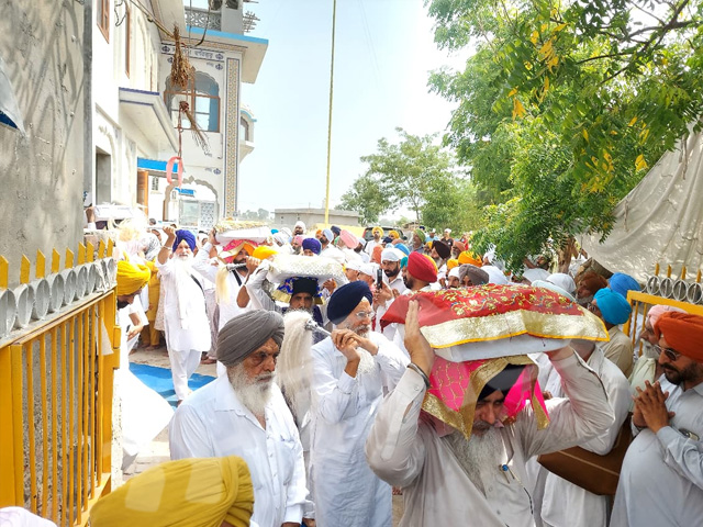 ਗੁਰਦੁਆਰਾ ਸਾਹਿਬ ’ਚ ਅੱਗ ਲੱਗਣ ਨਾਲ ਨੁਕਸਾਨੇ ਗਏ ਸ੍ਰੀ ਗੁਰੂ ਗ੍ਰੰਥ ਸਾਹਿਬ ਜੀ ਦੇ 9 ਪਾਵਨ ਸਰੂਪ ਗੋਇੰਦਵਾਲ ਸਾਹਿਬ ਲਈ ਰਵਾਨਾ ਕੀਤੇ