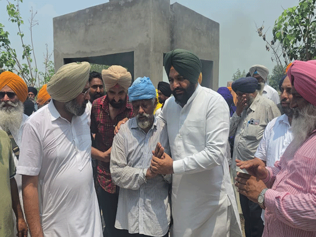 ਤਾਬੂਤ 'ਚ ਵਤਨ ਪਰਤਿਆ ਗੁਰਸੇਵਕ ਸਿੰਘ, ਨਮ ਅੱਖਾਂ ਨਾਲ ਦਿੱਤੀ ਅੰਤਿਮ ਵਿਦਾਇਗੀ