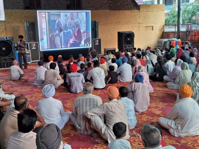 ਪਿੰਡ ਭਬਾਤ 'ਚ ਵੱਡੀ ਸਕਰੀਨ 'ਤੇ ਦਿਖਾਈ ਫ਼ਿਲਮ 'ਸਤਲੁਜ'
