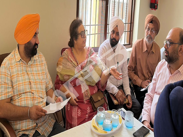 ਚੇਅਰਮੈਨ ਗੁਰਸ਼ਰਨ ਸਿੰਘ ਛੀਨਾ ਨੇ ਵੱਖ-ਵੱਖ ਪਿੰਡਾਂ ਵਿਚ ਬਣ ਰਹੇ ਸਿਹਤ ਕੇਂਦਰਾਂ ਦੀਆਂ ਇਮਾਰਤਾਂ ਦਾ ਕੀਤਾ ਦੌਰਾ 