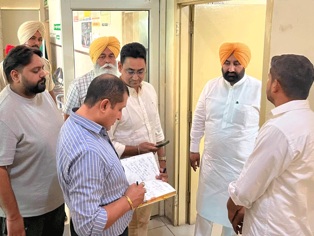 ਪੰਜਾਬ ਹੈਲਥ ਸਿਸਟਮ ਕਾਰਪੋਰੇਸ਼ਨ ਦੇ ਚੇਅਰਮੈਨ ਗੁਰਸ਼ਰਨ ਸਿੰਘ ਛੀਨਾ ਵਲੋਂ ਅਟਾਰੀ ਹੈਲਥ ਸੈਂਟਰਾਂ ਦੀ ਅਚਨਚੇਤ ਕੀਤੀ ਗਈ ਚੈਕਿੰਗ