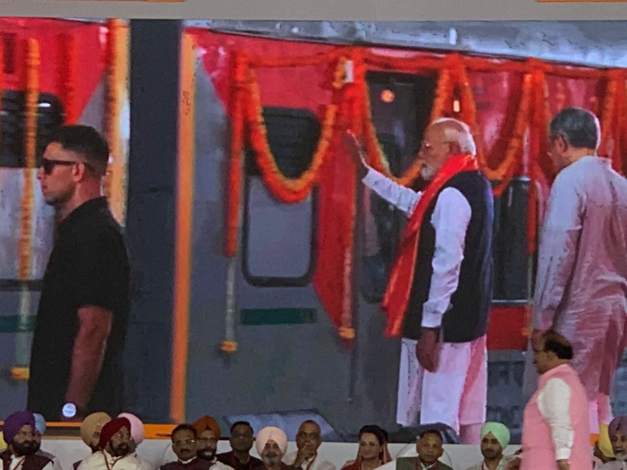 ਪ੍ਰਧਾਨ ਮੰਤਰੀ ਨਰਿੰਦਰ ਮੋਦੀ ਨੇ ਜਲੰਧਰ ਕੈਂਟ ਰੇਲਵੇ ਸਟੇਸ਼ਨ ਦਾ ਕੀਤਾ ਉਦਘਾਟਨ 