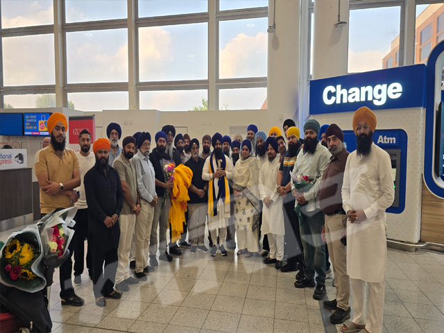ਯੂ.ਕੇ. ਪੁੱਜਣ ’ਤੇ ਜਥੇਦਾਰ ਕੁਲਦੀਪ ਸਿੰਘ ਗੜਗੱਜ ਦਾ ਸੰਗਤ ਵਲੋਂ ਭਰਵਾਂ ਸਵਾਗਤ