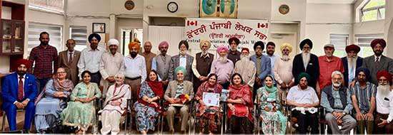 ਕੇਂਦਰੀ ਪੰਜਾਬੀ ਲੇਖਕ ਸਭਾ (ਉੱਤਰੀ ਅਮਰੀਕਾ) ਦੀ ਮੀਟਿੰਗ ਦੌਰਾਨ ਡਾ: ਗੁਰਮਿੰਦਰ ਕੌਰ ਸਿੱਧੂ ਦੀ ਪੁਸਤਕ ਲੋਕ-ਅਰਪਣ