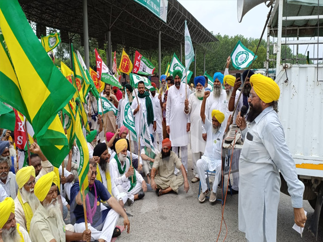 ਐਸ.ਕੇ.ਐਮ. ਦੀ ਕਾਲ ’ਤੇ ਭਾਕਿਉ ਉਗਰਾਹਾਂ ਨੇ ਲਾਡੋਵਾਲ ਟੋਲ ਪਲਾਜ਼ਾ ਕਰਤਾ 12 ਤੋਂ 3 ਵਜੇ ਤੱਕ ਟੋਲ ਮੁਕਤ