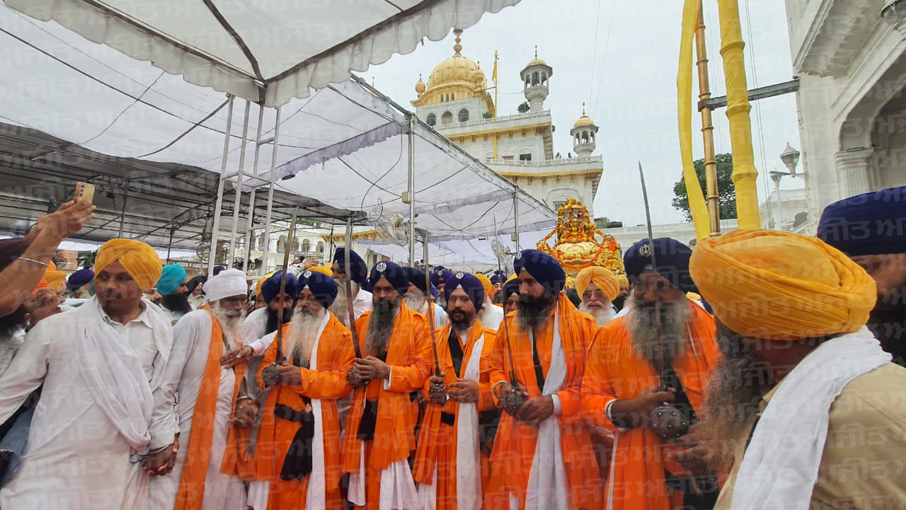 ਜੈਕਾਰਿਆਂ ਦੀ ਗੂੰਜ ਵਿਚ ਸ੍ਰੀ ਅਕਾਲ ਤਖਤ ਸਾਹਿਬ ਤੋਂ ਮੀਰੀ ਪੀਰੀ ਖਾਲਸਾ ਮਾਰਚ ਆਰੰਭ