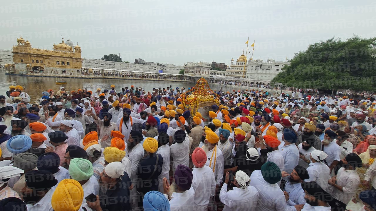 ਜੈਕਾਰਿਆਂ ਦੀ ਗੂੰਜ ਵਿਚ ਸ੍ਰੀ ਅਕਾਲ ਤਖਤ ਸਾਹਿਬ ਤੋਂ ਮੀਰੀ ਪੀਰੀ ਖਾਲਸਾ ਮਾਰਚ ਆਰੰਭ