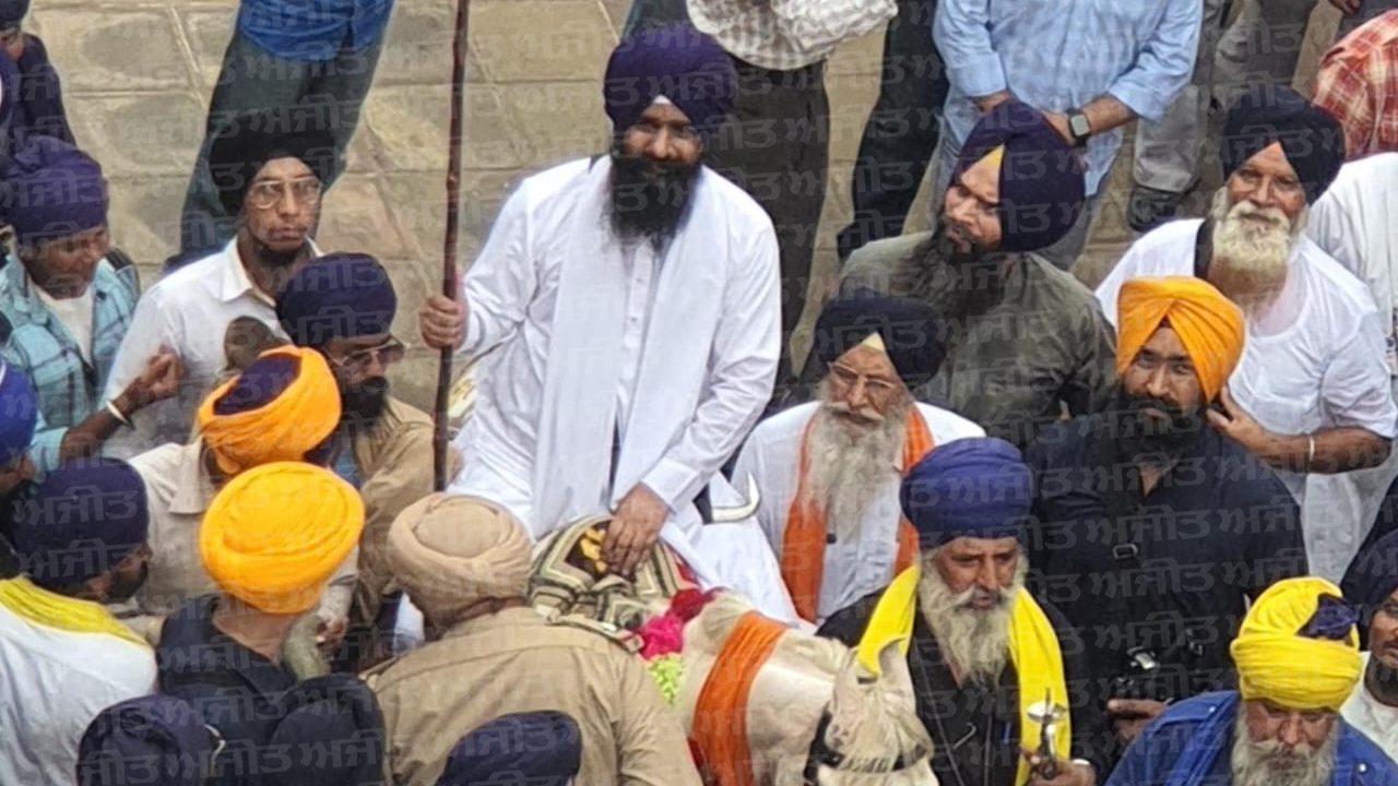  ਸ੍ਰੀ ਅਕਾਲ ਤਖਤ ਸਾਹਿਬ ਤੋਂ ਆਰੰਭ ਹੋਏ ਮੀਰੀ ਪੀਰੀ ਖਾਲਸਾ ਮਾਰਚ ਦੇ ਅੰਮ੍ਰਿਤਸਰ ਦੇ ਵਿਰਾਸਤੀ ਮਾਰਗ ਤੋਂ ਗੁਜ਼ਰਦੇ ਸਮੇਂ ਦੀਆਂ ਤਸਵੀਰਾਂ