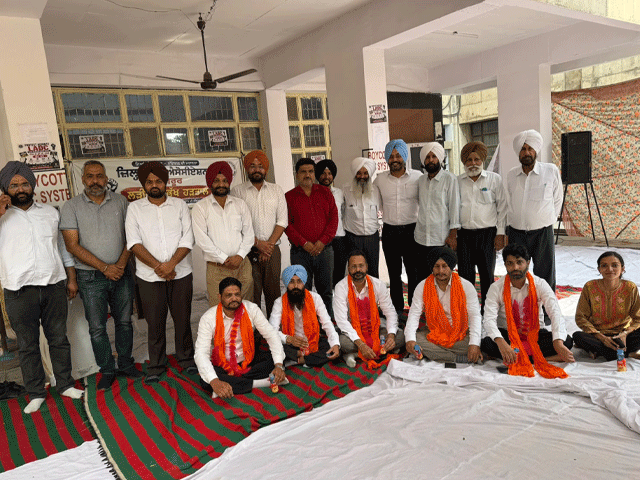 ਜ਼ਿਲ੍ਹਾ ਬਾਰ ਸੰਗਰੂਰ ਦਾ ਧਰਨਾ ਤੇ ਭੁੱਖ ਹੜਤਾਲ ਜਾਰੀ 