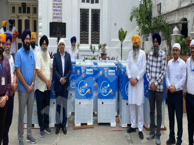 ਬੈਂਕ ਆਫ਼ ਇੰਡੀਆ ਵਲੋਂ ਸੰਗਤਾਂ ਦੀ ਸਹੂਲਤ ਲਈ ਸ੍ਰੀ ਦਰਬਾਰ ਸਾਹਿਬ ਵਿਖੇ 12 ਵਾਟਰ ਕੂਲਰ ਭੇਟ