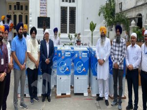 ਬੈਂਕ ਆਫ਼ ਇੰਡੀਆ ਵਲੋਂ ਸੰਗਤਾਂ ਦੀ ਸਹੂਲਤ ਲਈ ਸ੍ਰੀ ਦਰਬਾਰ ਸਾਹਿਬ ਵਿਖੇ 12 ਵਾਟਰ ਕੂਲਰ ਭੇਟ