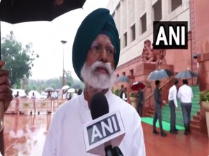 ਕੇਂਦਰ ਸਰਕਾਰ ਨੂੰ ਨਿਰਦੇਸ਼ ਦੇਣ ਮੋਹਨ ਭਾਗਵਤ- ਸਾਂਸਦ ਅਮਰ ਸਿੰਘ