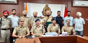 ਫਾਜ਼ਿਲਕਾ ਪੁਲਿਸ ਵਲੋਂ ਵੱਖ-ਵੱਖ ਮੁਕਦਮਿਆਂ ਵਿਚ ਕਰੀਬ 1.5 ਕਿੱਲੋ ਗ੍ਰਾਮ ਹੈਰੋਇਨ, 1 ਪਿਸਟਲ, ਚੋਰੀ ਦੇ ਮੋਬਾਈਲਾਂ ਅਤੇ 2 ਮੋਟਰਸਾਈਕਲਾਂ ਸਣੇ ਅੱਠ ਦੋਸ਼ੀ ਕੀਤੇ ਕਾਬੂ