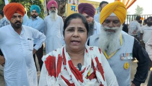 ਆਜ਼ਾਦੀ ਦਿਹਾੜੇ ਦੇ ਮੌਕੇ ਆਪ ਦੀ ਮਹਿਲਾ ਆਗੂ ਅਤੇ ਪਤੀ ਨੂੰ ਪੁਲਿਸ ਨੇ ਸਮਾਗਮ ਵਿਚ ਜਾਣ ਤੋਂ ਰੋਕਿਆ