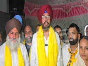 ਰਾਹੁਲ ਗਾਂਧੀ ਪੰਜਾਬ ਦੌਰੇ ਦੌਰਾਨ ਬੱਸ ਅੱਗੇ ਸੱਜਣ ਕੁਮਾਰ ਦੀ ਫੋਟੋ ਲਗਾ ਕੇ ਲਿਆਉਣ- ਕੁਲਦੀਪ ਸਿੰਘ ਧਾਲੀਵਾਲ