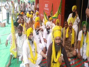 ਭਾਰਤੀ ਕਿਸਾਨ ਯੂਨੀਅਨ ਏਕਤਾ ਉਗਰਾਹਾਂ ਵਲੋਂ ਲਗਾਇਆ ਧਰਨਾ