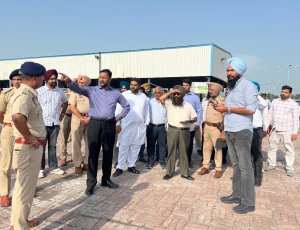 ਡ੍ਰੋਨ ਸ਼ੋਅ ਦੀਆਂ ਤਿਆਰੀਆਂ ਦਾ ਜਾਇਜ਼ਾ ਲੈਣ ਲਈ ਡਿਪਟੀ ਕਮਿਸ਼ਨਰ ਵਲੋਂ ਸੁਲਤਾਨਪੁਰ ਲੋਧੀ ਦੀ ਦਾਣਾ ਮੰਡੀ ਦਾ ਦੌਰਾ ਕੀਤਾ ਗਿਆ