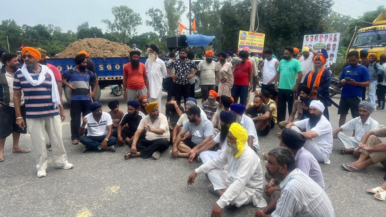 ਸ੍ਰੀ ਚਮਕੌਰ ਸਾਹਿਬ ਦੀ ਸਰਹਿੰਦ ਨਹਿਰ ’ਚ ਪਿਆ ਵੱਡਾ ਪਾੜ