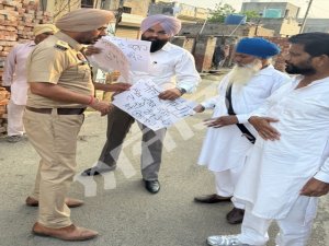 ਮੁੱਖ ਮੰਤਰੀ ਭਗਵੰਤ ਮਾਨ ਦੀ ਸ਼ੇਰੋਂ ਫੇਰੀ ਨੂੰ ਲੈਕੇ ਐਡਵੋਕੇਟ ਨਮੋਲ ਸਾਥੀਆਂ ਸਮੇਤ ਘਰ ਚ ਨਜ਼ਰਬੰਦ 