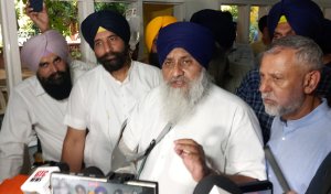 ਸੁਖਬੀਰ ਸਿੰਘ ਬਾਦਲ ਨੇ ਸਿਵਲ ਹਸਪਤਾਲ ਸੰਗਰੂਰ ਪੁੱਜ ਕੇ ਮੋਹਨਜੀਤ ਸਿੰਘ ਦਾ ਪੁੱਛਿਆ ਹਾਲਚਾਲ