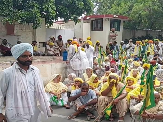 ਮੁੱਖ ਮੰਤਰੀ ਦੀ ਆਮਦ ਤੋਂ ਪਹਿਲਾਂ ਕਿਸਾਨਾਂ ਵਲੋਂ ਬਠਿੰਡਾ ਦੇ ਡੀ.ਸੀ. ਤੇ ਐਸ.ਐਸ.ਪੀ. ਦੀ ਕੋਠੀ ਦਾ ਘਿਰਾਓ