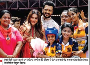 ਮੁੰਬਈ ਵਿਖੇ ਜਨਮ ਅਸ਼ਟਮੀ ਦਾ ਤਿਉਹਾਰ ਮਨਾਉਣ ਮੌਕੇ ਬੱਚਿਆਂ ਤੇ ਹੋਰਾਂ
