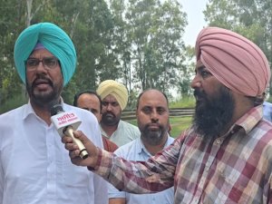 ਆਪਸੀ ਧੜੇਬੰਦੀ ’ਚ ਉਲਝੀ ਕਾਂਗਰਸ ਨੂੰ ਸਿਰਫ਼ ਇੰਚਾਰਜ ਬਦਲਣ ਨਾਲ ਨਹੀਂ ਮਿਲਣੀ ਸਿਆਸੀ ਸੰਜੀਵਨੀ : ਧਾਲੀਵਾਲ