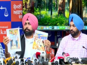 ਪੁਲਿਸ ਦਾ ਬਹੁਤ ਜ਼ਿਆਦਾ ਸਿਆਸੀਕਰਨ ਹੋਣ ਨਾਲ, ਫੋਰਸ ਦਾ ਮਨੋਬਲ ਡਿੱਗਿਆ  -  ਅਰਸ਼ਦੀਪ ਸਿੰਘ ਕਲੇਰ