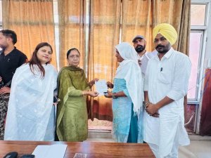 ਡਾ. ਬਲਜੀਤ ਕੌਰ ਨੇ ਮੀਂਹ ਦੌਰਾਨ ਨੁਕਸਾਨੇ ਗਏ ਘਰਾਂ ਦੇ ਪਰਿਵਾਰਾਂ ਨੂੰ ਵੰਡੀ 1 ਕਰੋੜ ਰੁਪਏ ਦੀ ਰਾਹਤ ਰਾਸ਼ੀ