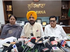 ਪੰਜਾਬ ਚ ਲੱਗ ਰਹੇ ਬਿਜਲੀ ਕੱਟਾਂ ਨੂੰ ਲੈ ਕੇ ਕੈਬਨਿਟ ਮੰਤਰੀ ਤਰੁਨਪ੍ਰੀਤ ਸਿੰਘ ਸੌਂਦ ਨੇ ਕੀਤੀ ਪ੍ਰੈਸ ਕਾਨਫਰੰਸ