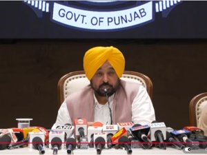 ਕਾਨੂੰਨ ਵਿਵਸਥਾ ਦੇ ਮੁੱਦੇ ’ਤੇ ਮੁੱਖ ਮੰਤਰੀ ਭਗਵੰਤ ਮਾਨ ਤੇ ਡੀ.ਜੀ.ਪੀ ਗੌਰਵ ਯਾਦਵ ਦੀ ਅਹਿਮ ਪ੍ਰੈਸ ਕਾਨਫ਼ਰੰਸ