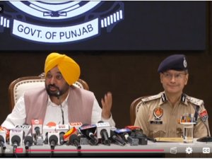 ਕਾਨੂੰਨ ਵਿਵਸਥਾ ਦੇ ਮੁੱਦੇ ’ਤੇ ਮੁੱਖ ਮੰਤਰੀ ਭਗਵੰਤ ਮਾਨ ਤੇ ਡੀ.ਜੀ.ਪੀ ਗੌਰਵ ਯਾਦਵ ਦੀ ਅਹਿਮ ਪ੍ਰੈਸ ਕਾਨਫ਼ਰੰਸ