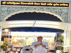 ਪੰਜਾਬ ਦੌਰੇ ਤੋਂ ਪਹਿਲਾਂ ਸਚਿਨ ਪਾਇਲਟ ਨੇ ਗੁਰਦੁਆਰਾ ਬੰਗਲਾ ਸਾਹਿਬ ਵਿਖੇ ਟੇਕਿਆ ਮੱਥਾ