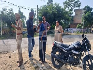 ਸ਼ੱਕੀ ਹਾਲਾਤ ’ਚ ਮਿਲੀ ਔਰਤ ਦੀ ਅਰਧ ਨਗਨ ਲਾਸ਼, ਕਤਲ ਹੋਣ ਦਾ ਖਦਸ਼ਾ।