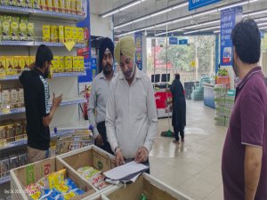 ਫੂਡ ਸੇਫਟੀ ਵਿਭਾਗ ਵਲੋਂ ਏਲਾਂਟਾ ਮਾਰਟ ਉਪਰ ਛਾਪੇਮਾਰੀ, 36 ਲੀਟਰ ਦੇਸੀ ਘਿਉ ਕੀਤਾ ਜਬਤ