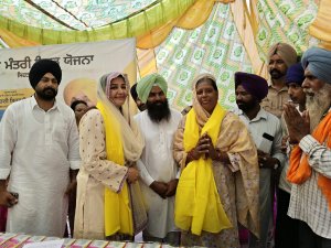ਭਾਜਪਾ ਦੀ ਪ੍ਰਧਾਨ ਬੀਬੀ ਮਨਜੀਤ ਕੌਰ ਓਠੀਆਂ ਕਈ ਪਰਿਵਾਰਾਂ ਸਮੇਤ ਆਮ ਆਦਮੀ ਪਾਰਟੀ ਵਿਚ ਸ਼ਾਮਿਲ