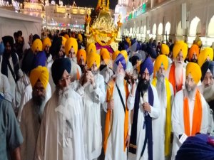 ਸ੍ਰੀ ਅਕਾਲ ਤਖਤ ਸਾਹਿਬ ਦੀ ਪਰਿਕਰਮਾ ਵਿਚ ਪੁੱਜਾ ਮੀਰੀ ਪੀਰੀ ਖ਼ਾਲਸਾ ਮਾਰਚ