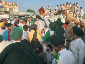 ਮੌੜ ਮੰਡੀ ਵਿਖੇ ਕਿਸਾਨ ਮਹਾਂ ਪੰਚਾਇਤ ਤੋਂ ਬਾਅਦ ਮੌੜ ਚੌਂਕ ਜਾਮ