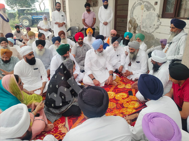 ਗੋਲੀ ਨਾਲ ਮਾਰੇ ਅਕਾਲੀ ਆਗੂ ਦੇ ਘਰ ਪਹੁੰਚੇ ਬਿਕਰਮ ਸਿੰਘ ਮਜੀਠੀਆ