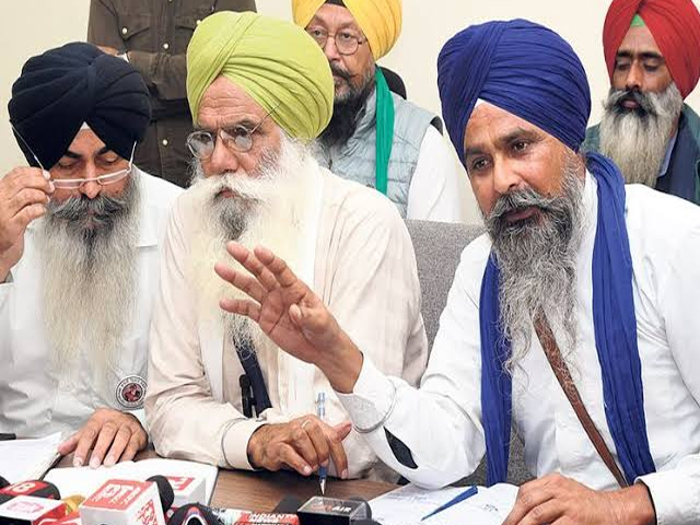 ਕਿਸਾਨ ਭਵਨ ਵਿਖੇ ਹੋ ਰਹੀ ਹੈ ਕਿਸਾਨ ਮਜ਼ਦੂਰ ਮੋਰਚਾ  ਦੀ ਮੀਟਿੰਗ