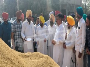 ਦਾਣਾ ਮੰਡੀ ਜੰਡਿਆਲਾ ਗੁਰੂ ਵਿਖੇ ਕੈਬਨਿਟ ਮੰਤਰੀ ਹਰਭਜਨ ਸਿੰਘ ਈ.ਟੀ.ਓ. ਨੇ ਝੋਨੇ ਦੀ ਸਰਕਾਰੀ ਖਰੀਦ ਸ਼ੁਰੂ ਕਰਵਾਈ