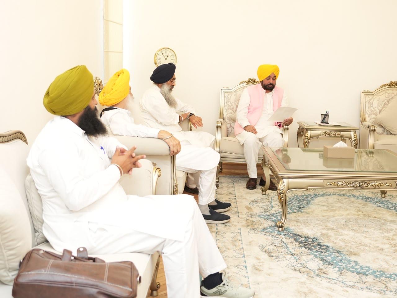 ਮੁੱਖ ਮੰਤਰੀ ਮਾਨ ਵਲੋਂ ਬੰਦੀ ਸਿੰਘ ਇਨਸਾਫ਼ ਮੋਰਚੇ ਵਲੋਂ ਬਣਾਈ ਕਮੇਟੀ ਨਾਲ ਮੀਟਿੰਗ