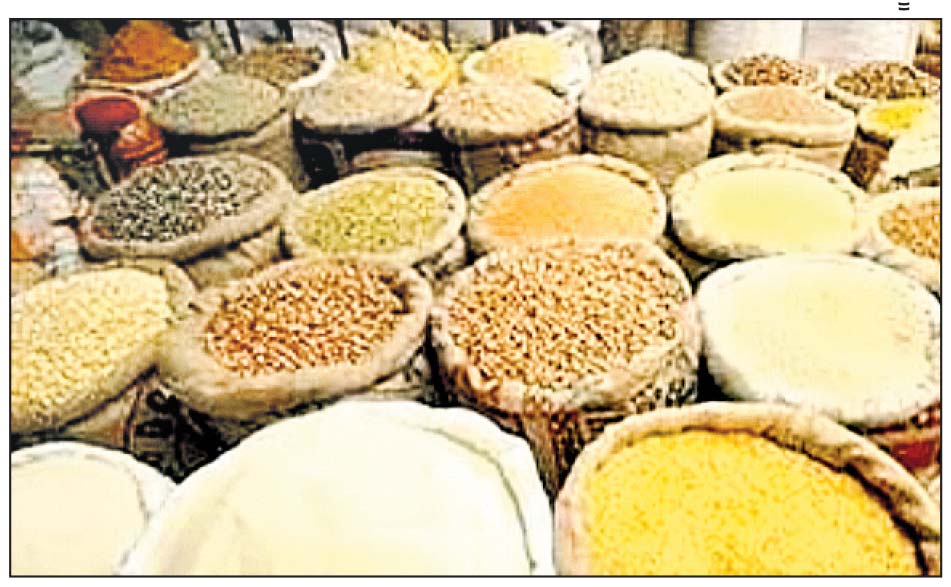ਦਾਲਾਂ , ਖੰਡ ਦੀਆਂ ਕੀਮਤਾਂ ’ ਚ ਤੇਜ਼ੀ ਜਾਰੀ , ਤਿਉਹਾਰੀ ਸੀਜ਼ਨ ’ ਚ ਵਿਗੜਿਆ ਲੋਕਾਂ ਦਾ ਬਜਟ
ਥੋਕ ਬਾਜ਼ਾਰ ਵਿਚ ਛੋਲਿਆਂ ਦੀ ਦਾਲ 70 ਤੋਂ 95, ਤੂਰ ਦਾਲ 107 ਤੋਂ 132 ਅਤੇ ਮੋਠ 60 ਤੋਂ 105 ਰੁਪਏ ਕਿਲੋ ਪੁੱਜੇ
ਸ਼ਿਵ ਸ਼ਰਮਾ