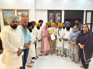 ਮਾਮਲਾ ਗੁਰਦੁਆਰਾ ਬੰਗਲਾ ਸਾਹਿਬ ’ਚ ਪੁਲਿਸ ਦੇ ਦਾਖ਼ਲੇ ਦਾ, ‘ਆਪ’ ਵਿਧਾਇਕਾਂ ਨੇ ਸ੍ਰੀ ਅਕਾਲ ਤਖ਼ਤ ਸਾਹਿਬ ਵਿਖੇ ਸੌਂਪਿਆ ਮੰਗ ਪੱਤਰ