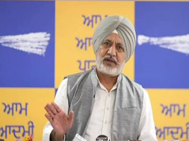 ਬਲਤੇਜ ਪੰਨੂ ਨੇ ਪ੍ਰੈੱਸ ਵਾਰਤਾ ਦੌਰਾਨ ਵਿਰੋਧੀ ਪਾਰਟੀ ਦੇ ਆਗੂਆਂ 'ਤੇ ਖੜ੍ਹੇ ਕੀਤੇ  ਵੱਡੇ ਸਵਾਲ