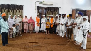 ਹਲਕਾ ਇੰਚਾਰਜ ਸੋਨੀਆ ਮਾਨ ਵਲੋਂ ਗੁਰਦੁਆਰਾ ਬਾਬਾ ਕਪੂਰ ਸਿੰਘ (ਸੜਕ ਵਾਲਾ) ਲੋਪੋਕੇ ਦੇ ਦੀਵਾਨ ਹਾਲ ਦੀ ਕਾਰ ਸੇਵਾ ਲਈ 2 ਲੱਖ ਰੁਪਏ ਦਾ ਚੈੱਕ ਭੇਂਟ