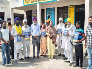 ‘ਮੇਰਾ ਘਰ ਮੇਰੇ ਨਾਮ’ ਯੋਜਨਾ ਤਹਿਤ ਸੋਨੀਆ ਮਾਨ ਨੇ ਲਾਭਪਾਤਰੀਆਂ ਨੂੰ ਵੰਡੀਆਂ ਰਜਿਸਟਰੀਆਂ