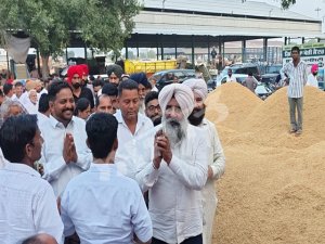 ਪਰਗਟ ਸਿੰਘ ਵਲੋਂ ਝੋਨੇ ਦੀ ਫ਼ਸਲ ਦੇ ਨੁਕਸਾਨ ਲਈ ਕਿਸਾਨਾਂ ਵਾਸਤੇ 80 ਹਜ਼ਾਰ ਰੁਪਏ ਪ੍ਰਤੀ ਏਕੜ ਮੁਆਵਜ਼ੇ ਦੀ ਮੰਗ