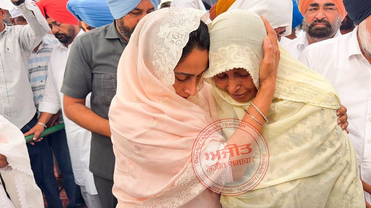 ਪਰਵਿੰਦਰ ਝੋਟਾ ਦੇ ਪਰਿਵਾਰ ਨਾਲ ਦੁੱਖ ਸਾਂਝਾ ਕਰਨ ਪੁੱਜੇ ਬੀਬਾ ਹਰਸਿਮਰਤ ਕੌਰ ਬਾਦਲ